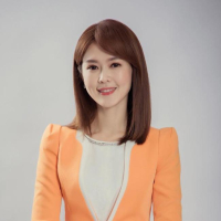 Liu E-Hang back to anchor desk